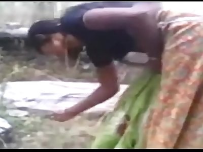 DESI INDIAN VILLAGE CHEATING GIRL FUCKING BROTHER FRIEND FUCK OUTDORR